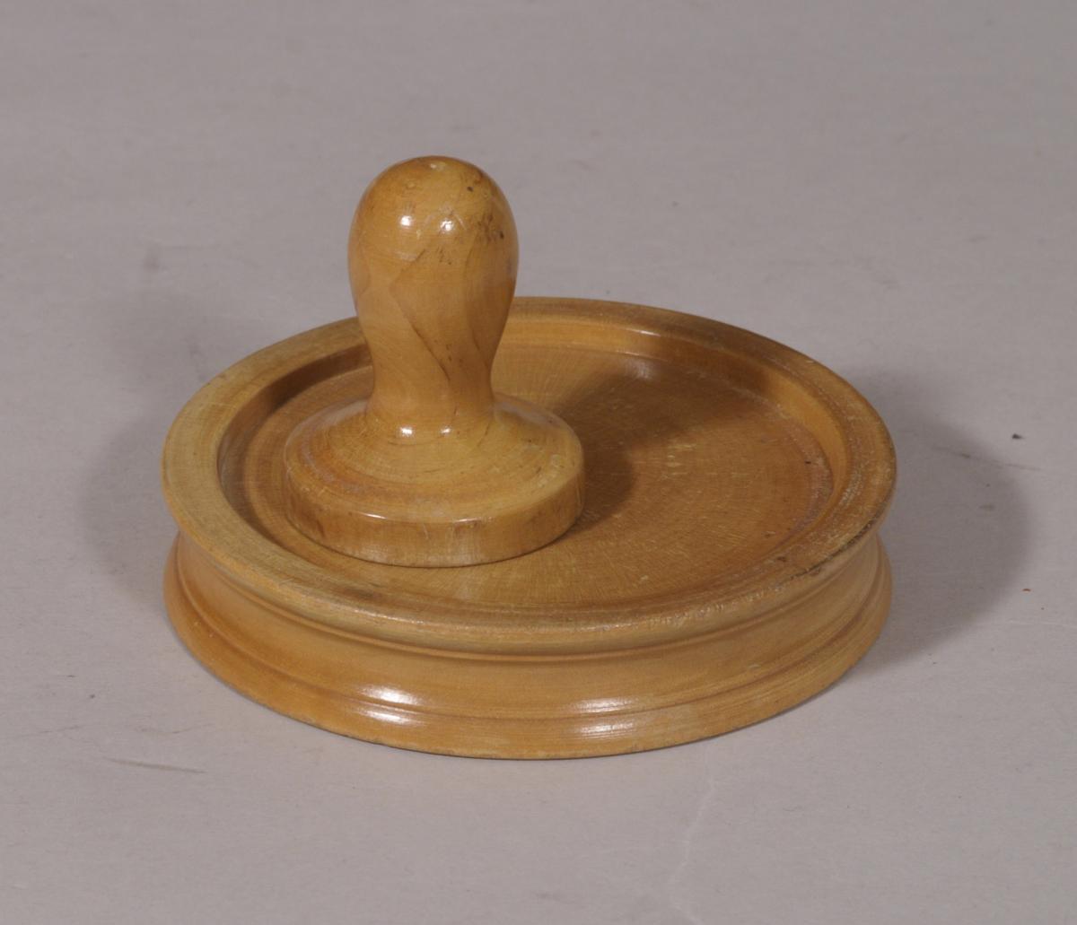 S/4836 Antique Treen Early 20th Century Boxwood Pill Stand with Rounder