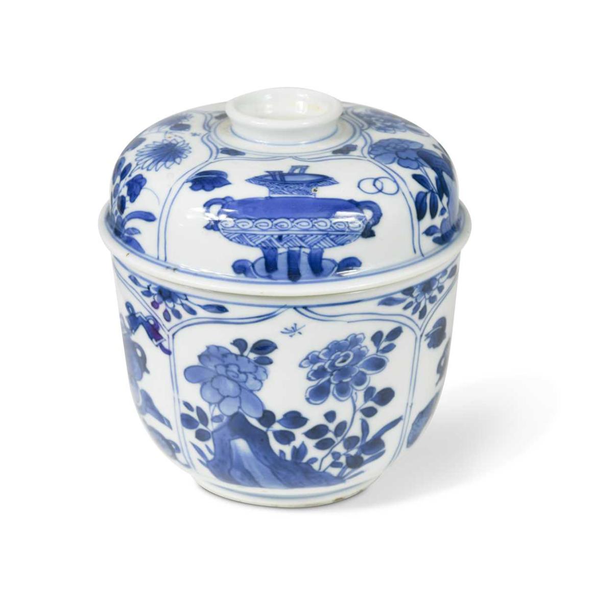 A Chinese Kangxi Blue and White Bowl and Cover, (1662 - 1722)