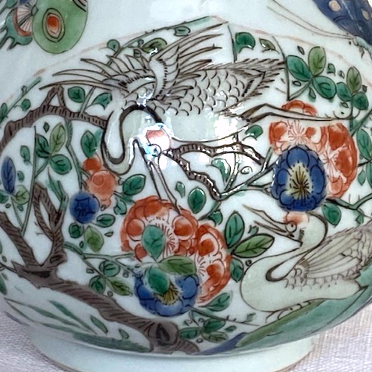 A Chinese Famille Verte Ewer and Cover, Kangxi (1662 - 1722)