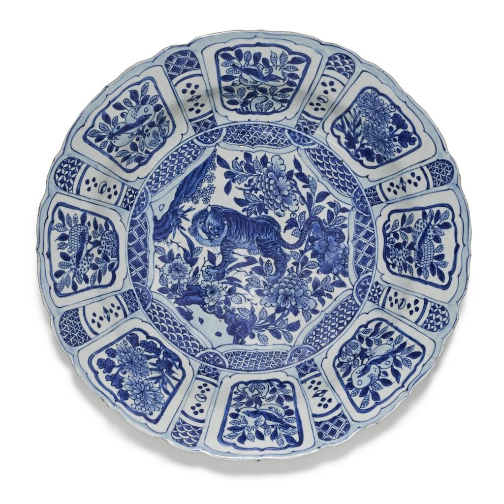 A Chinese Kraak Charger, Ming Dynasty, Wanli Period (1572 – 1620)