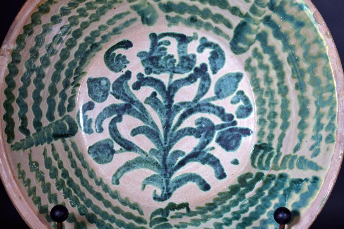 Spanish Tin-glazed Earthenware Pottery Oversized Basin