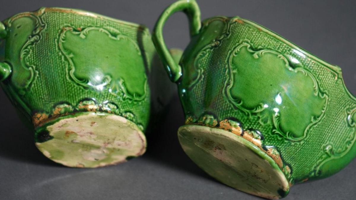 18th Century Whieldon Green-glazed Creamware Pottery Sauceboats 