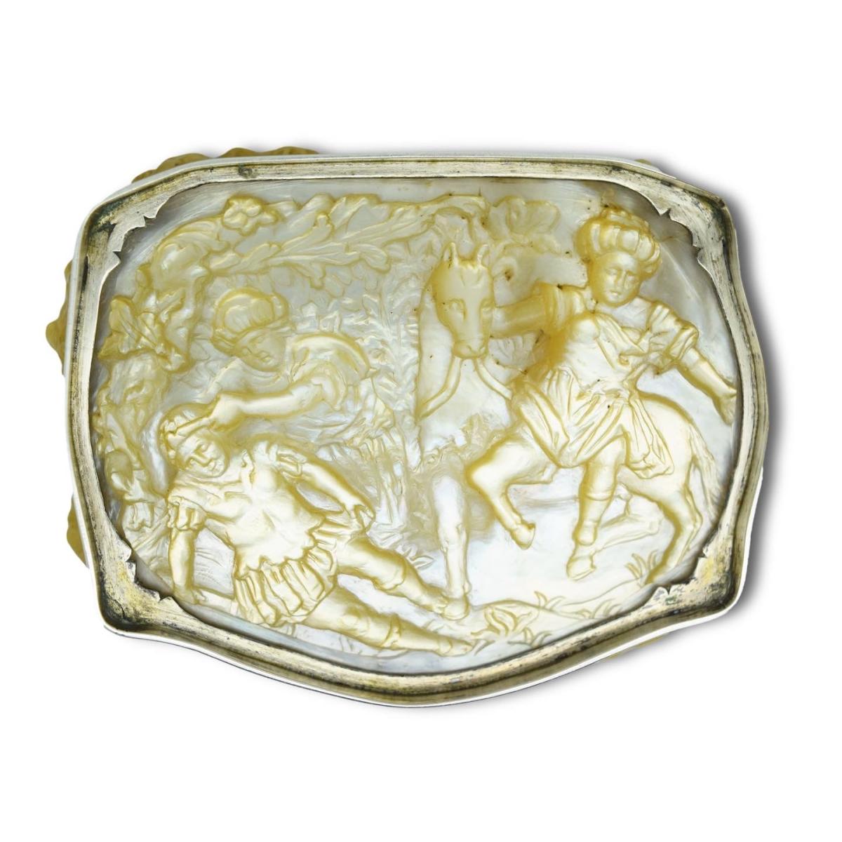 Silver mounted mother of pearl snuff box. Possibly English, 18th century
