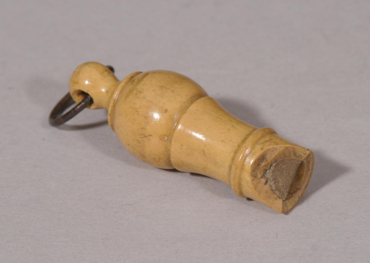 S/4863 Antique Treen 19th Century Boxwood Dog Whistle