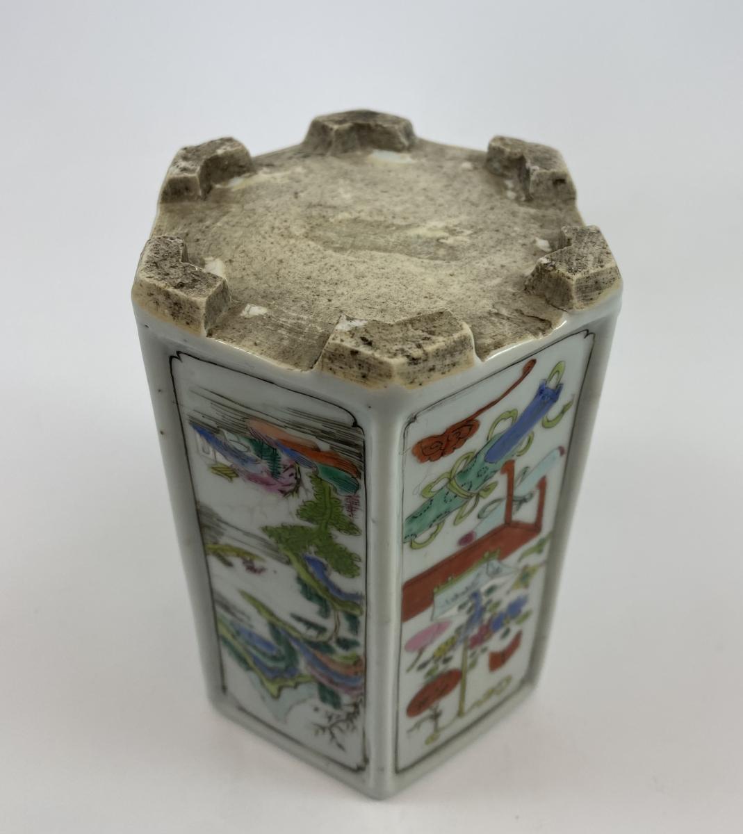 Chinese porcelain brush pot, circa 1730, Yongzheng Period