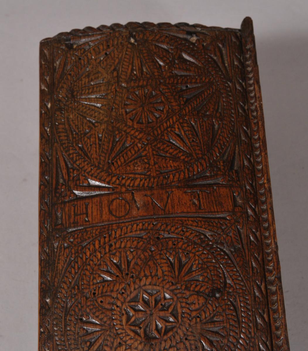 S/4885 Antique Treen 17th Century Chip Carved Ash Box