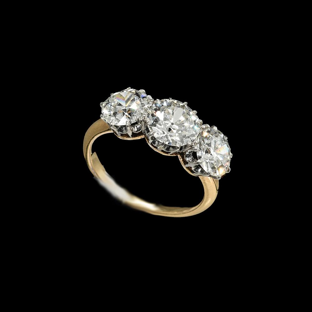 Gold platinum Edwardian diamond three stone ring