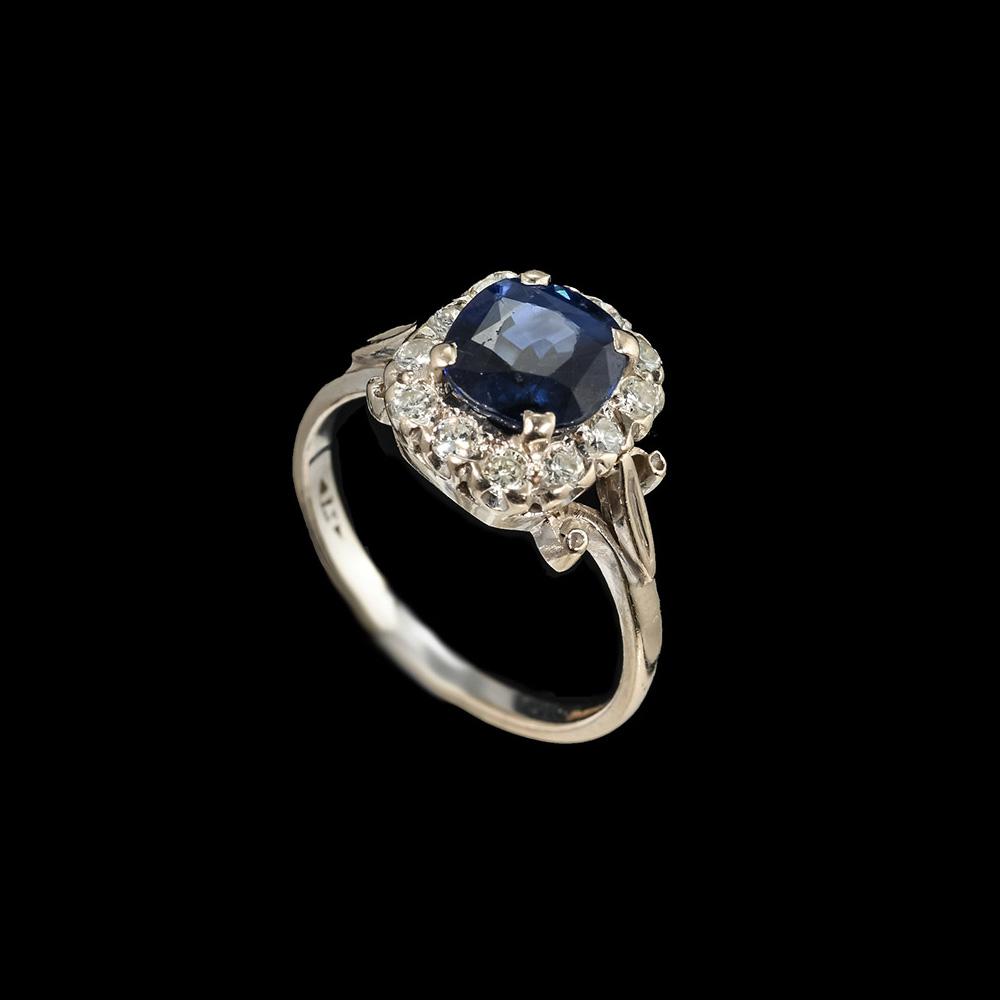 Sapphire diamond gold ring, circa 1960