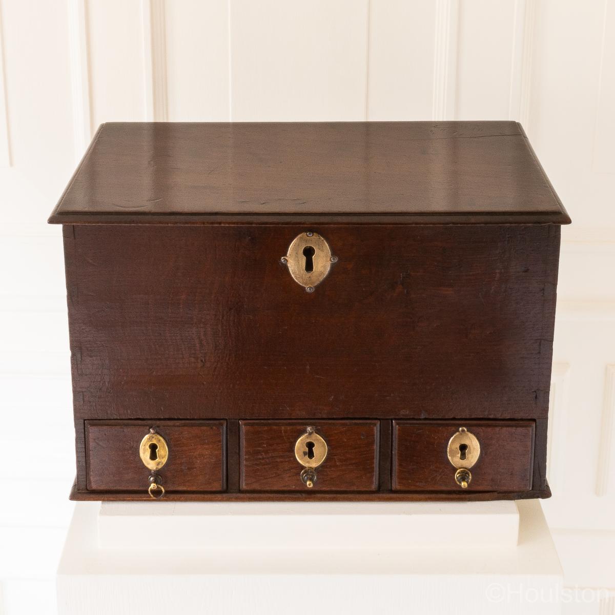 A small Queen Anne Oak table-top box, circa 1710
