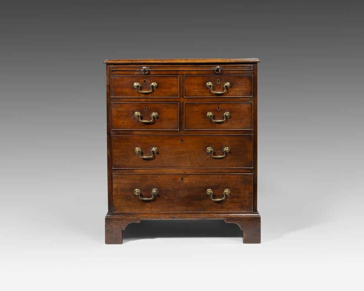 18th century mahogany chest of drawers
