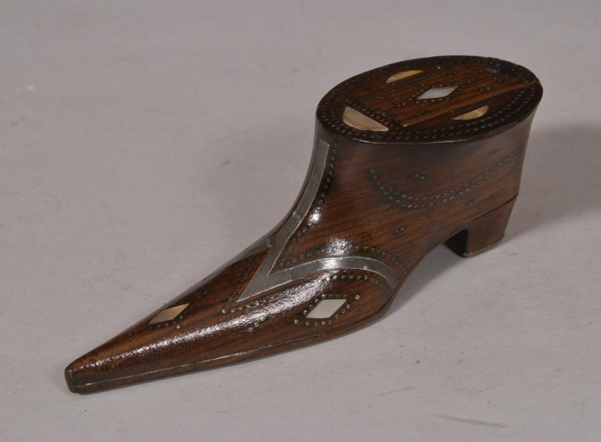 S/4964 Antique Treen 19th Century Kingwood Snuff Shoe