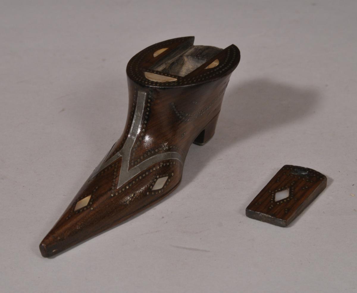 S/4964 Antique Treen 19th Century Kingwood Snuff Shoe