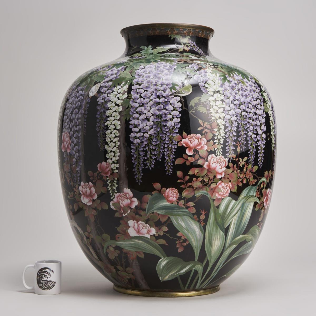 suberb Japanese cloisonné vase