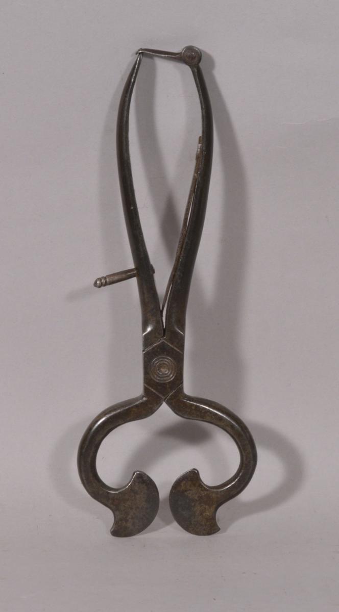 S/5019 Antique Late Georgian Pair of Steel Hand Held Sugar Nips