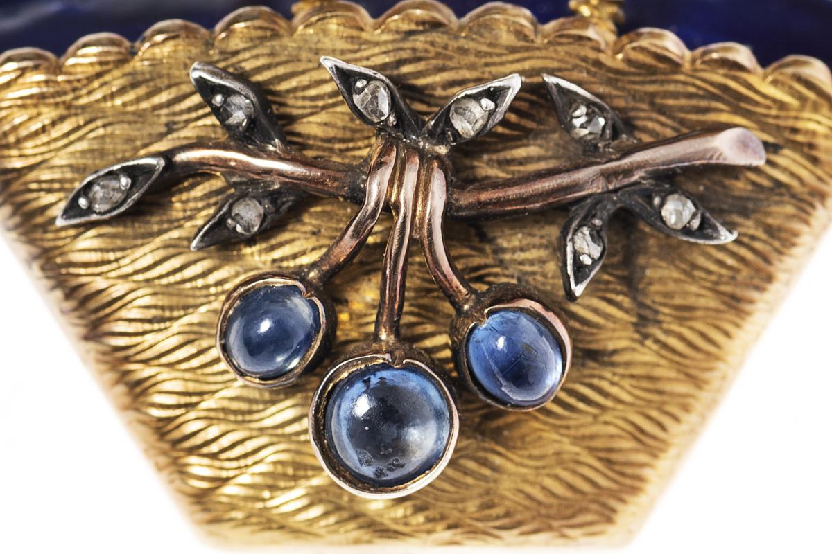 Diamond & Sapphire Gold Brooch of Basket Weave Design