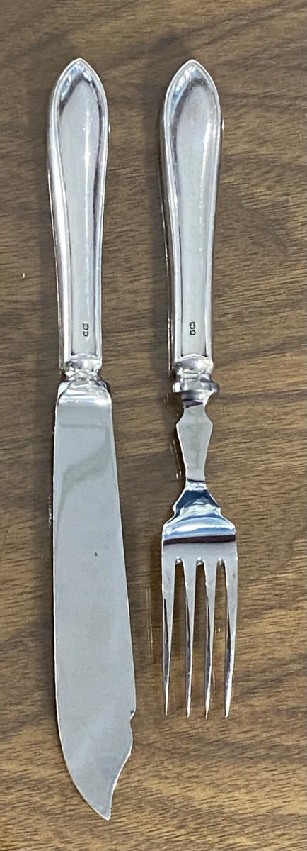 Sterling silver sandringham pattern fish knives and forks 1959  Viner