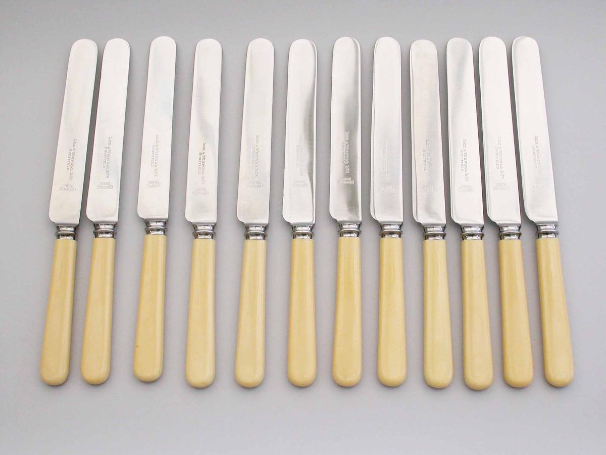 George V Hanoverian Rat-Tail Canteen Silver Cutlery