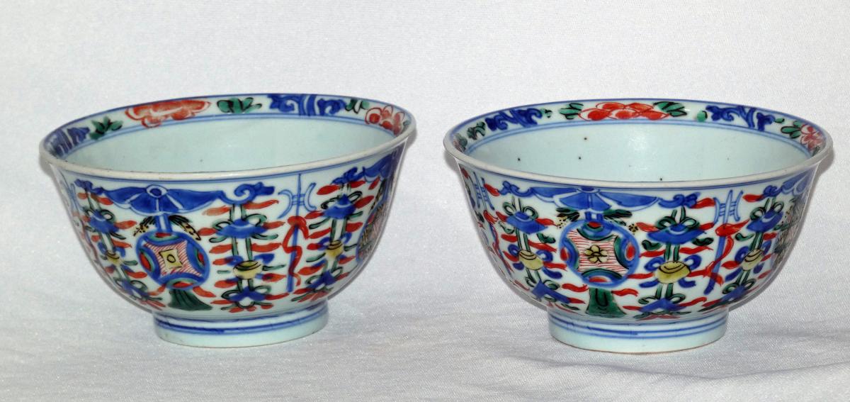 Chinese 17th Century - Kangxi / late Transitional - pair of Wucai Bowls