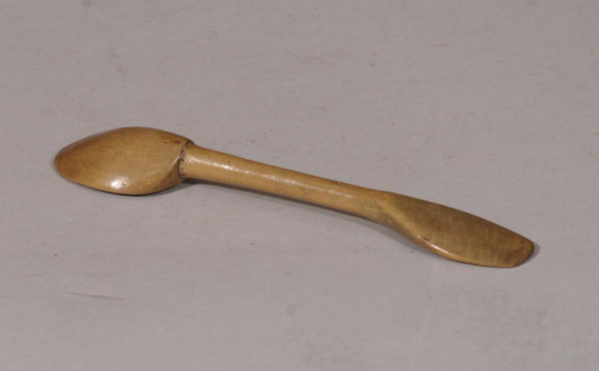 S/5099 Antique Treen 19th Century Sycamore Mustard Spoon