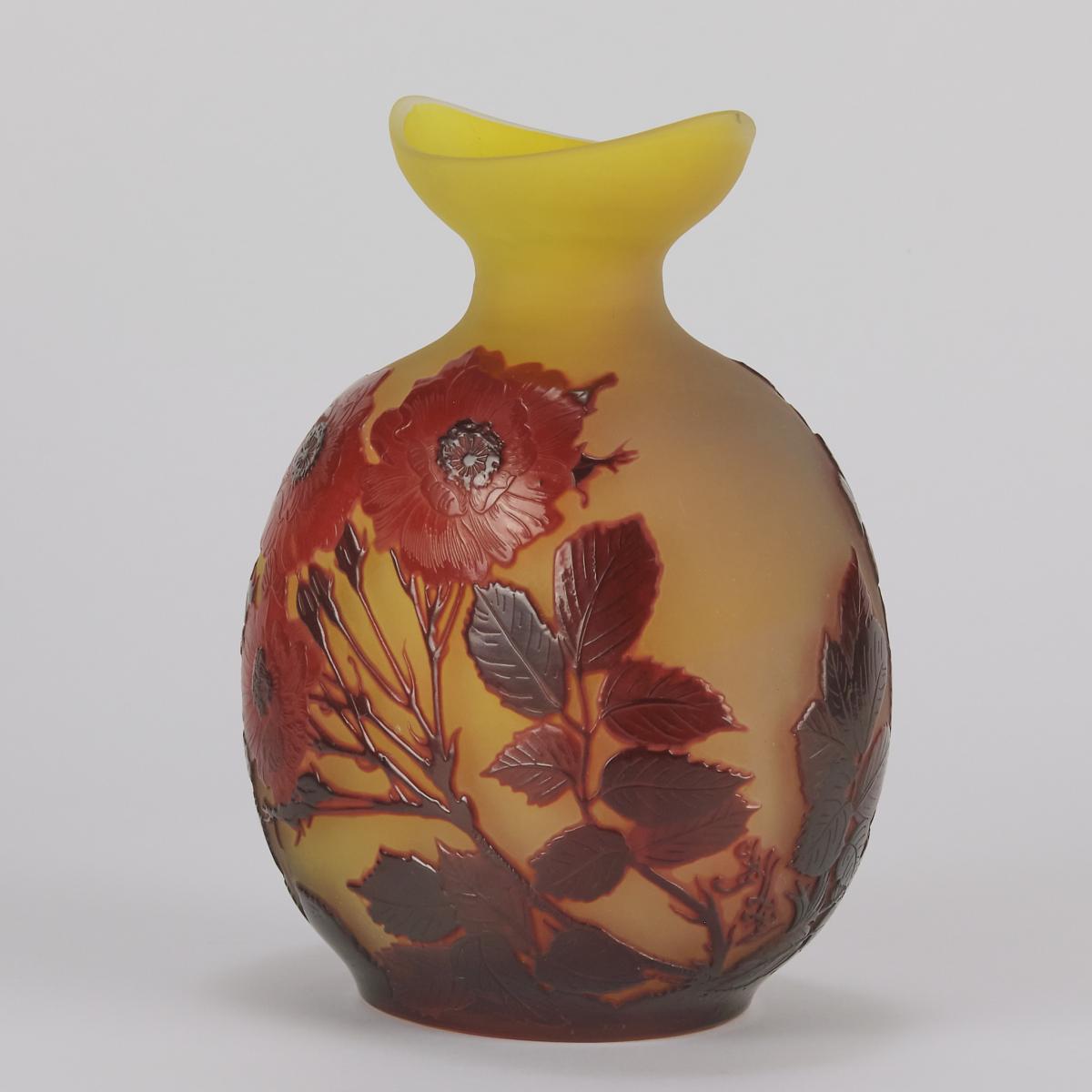 "Moon Vase" Art Nouveau cameo glass vase by Emile Gallé -  Circa 1900