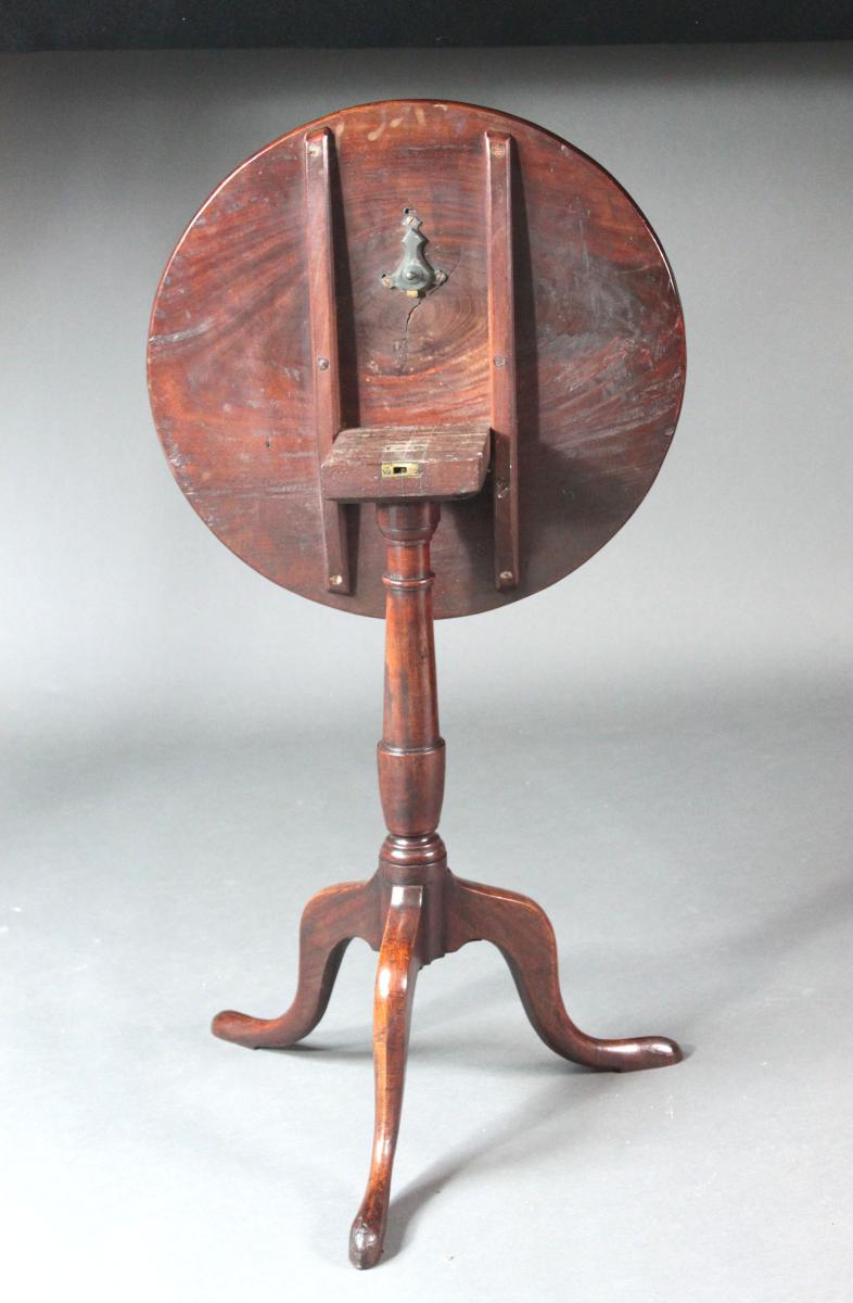 Small George III mahogany tripod table