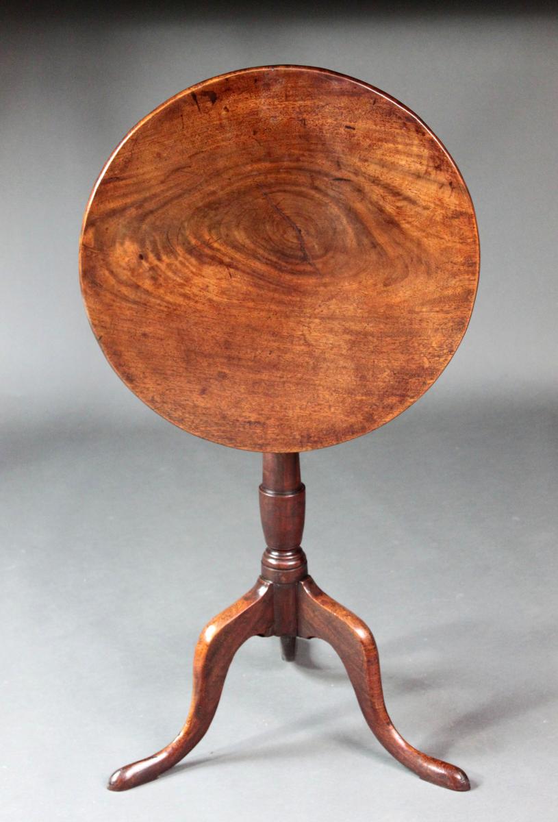 Small George III mahogany tripod table