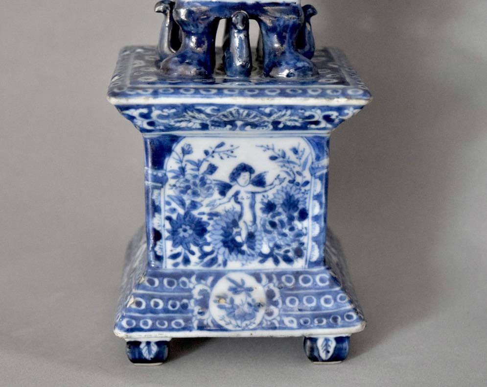 Chinese porcelain exportware base of a tulip vase