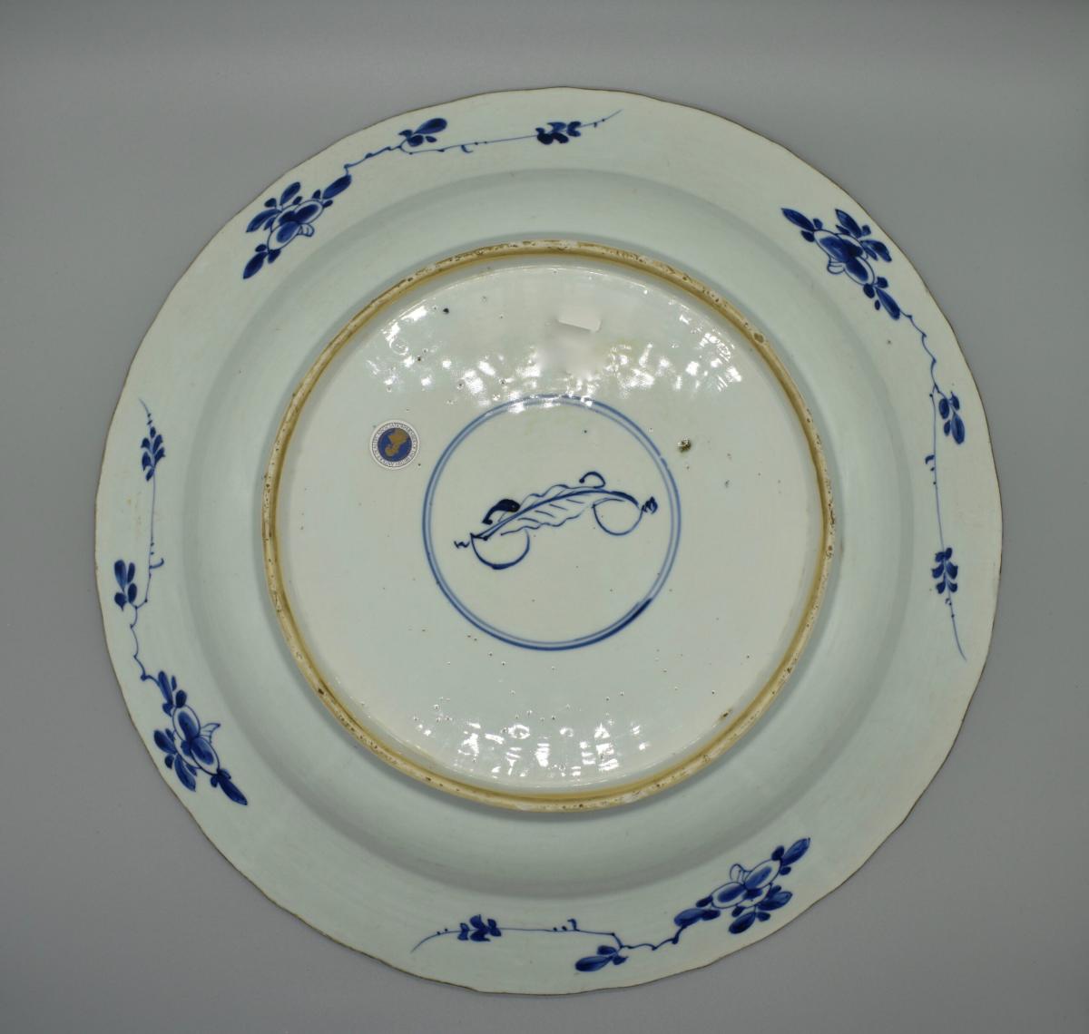 Blue and White Charger, Kangxi period (1661-1722)