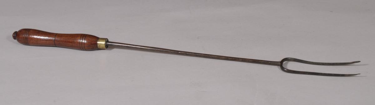 S/5220 Antique Treen 19th Century Mahogany Handled Flesh Fork