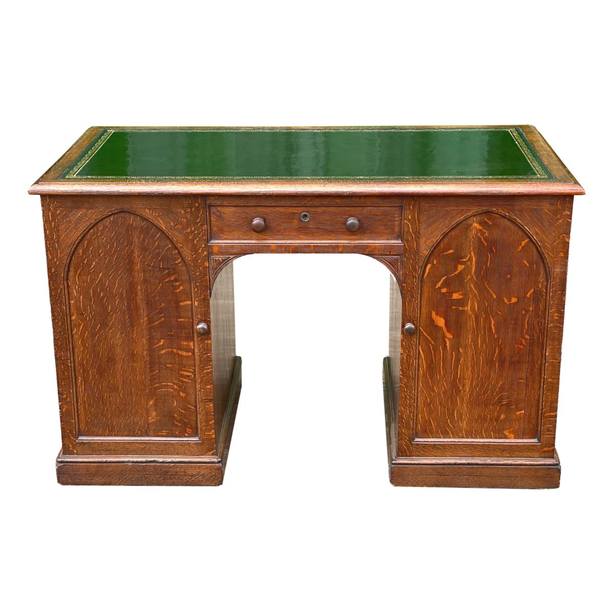 English 19th Century Oak Pedestal Desk