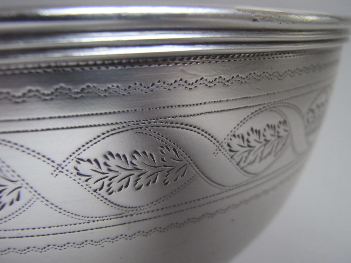 An extremely fine George IV Table Bowl, most probably for fruit, made in Edinburgh in 1829 by Leonard Urquhart