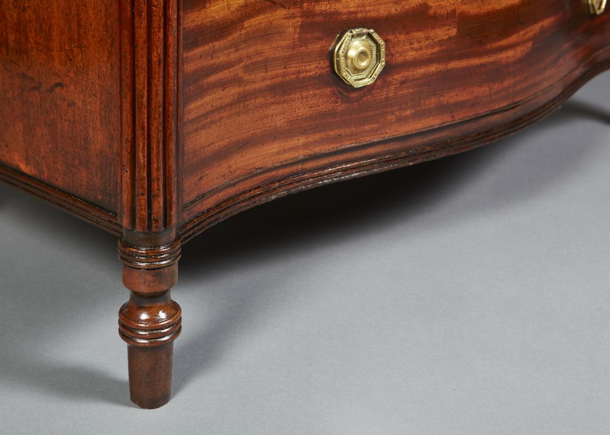 Late 18th Century Serpentine Chest of Drawers