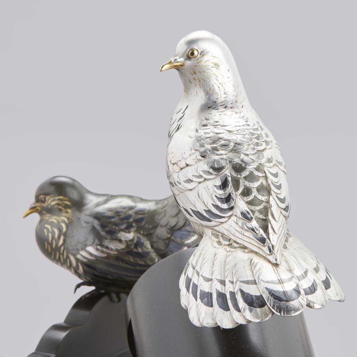 Japanese pair of bronze turtle doves signed Toshiyuki late Meiji Period