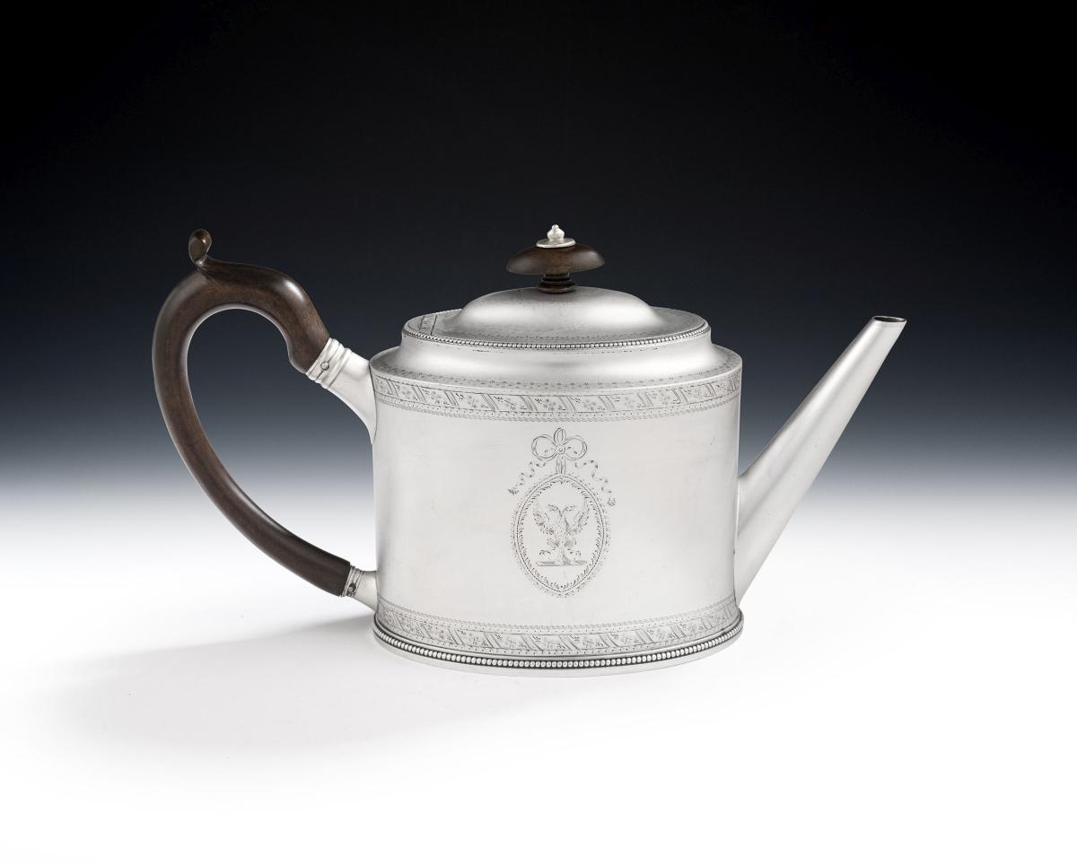 An exceptional George III Teapot made in London in 1784 by Hester Bateman