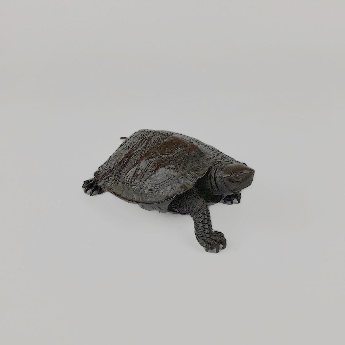 Japanese bronze turtle signed Nogami Ryuki, Meiji Period