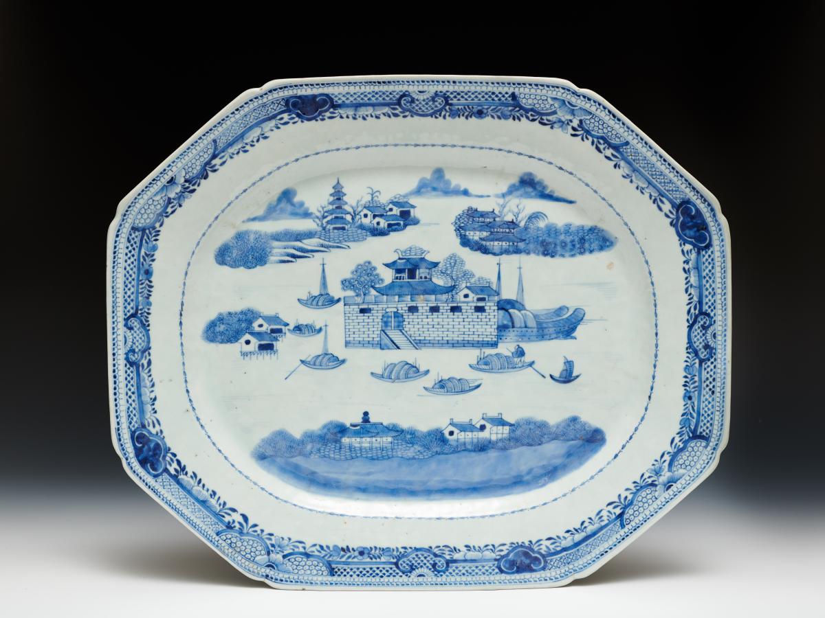 Massive Chinese export porcelain dish decorated with the “Dutch folly fort”, Qianlong