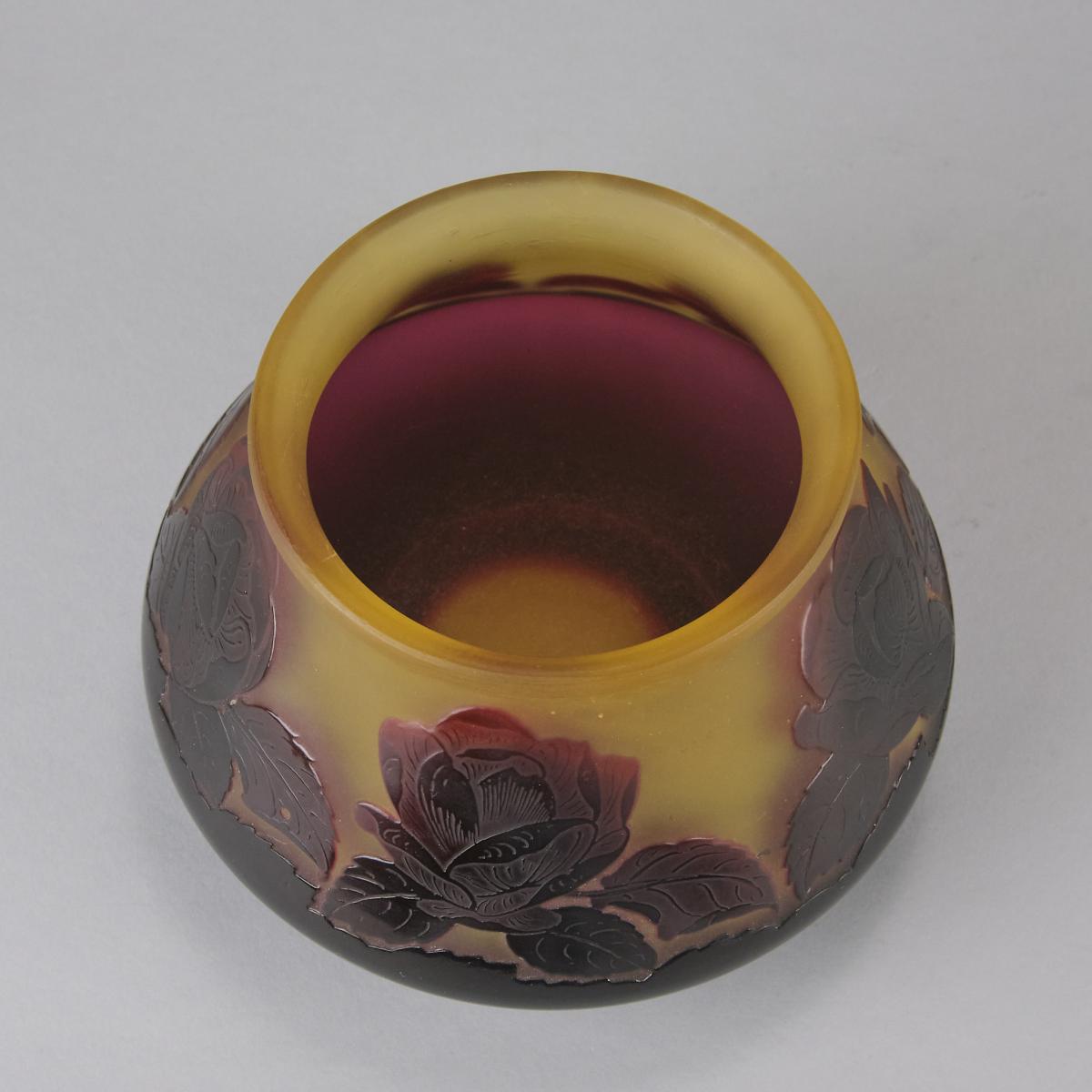 Cameo glass bowel entitled "Floral Bowl" by Paul Nicolas - Circa 1920