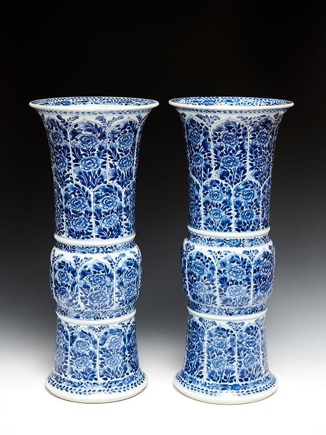Chinese export porcelain beakers