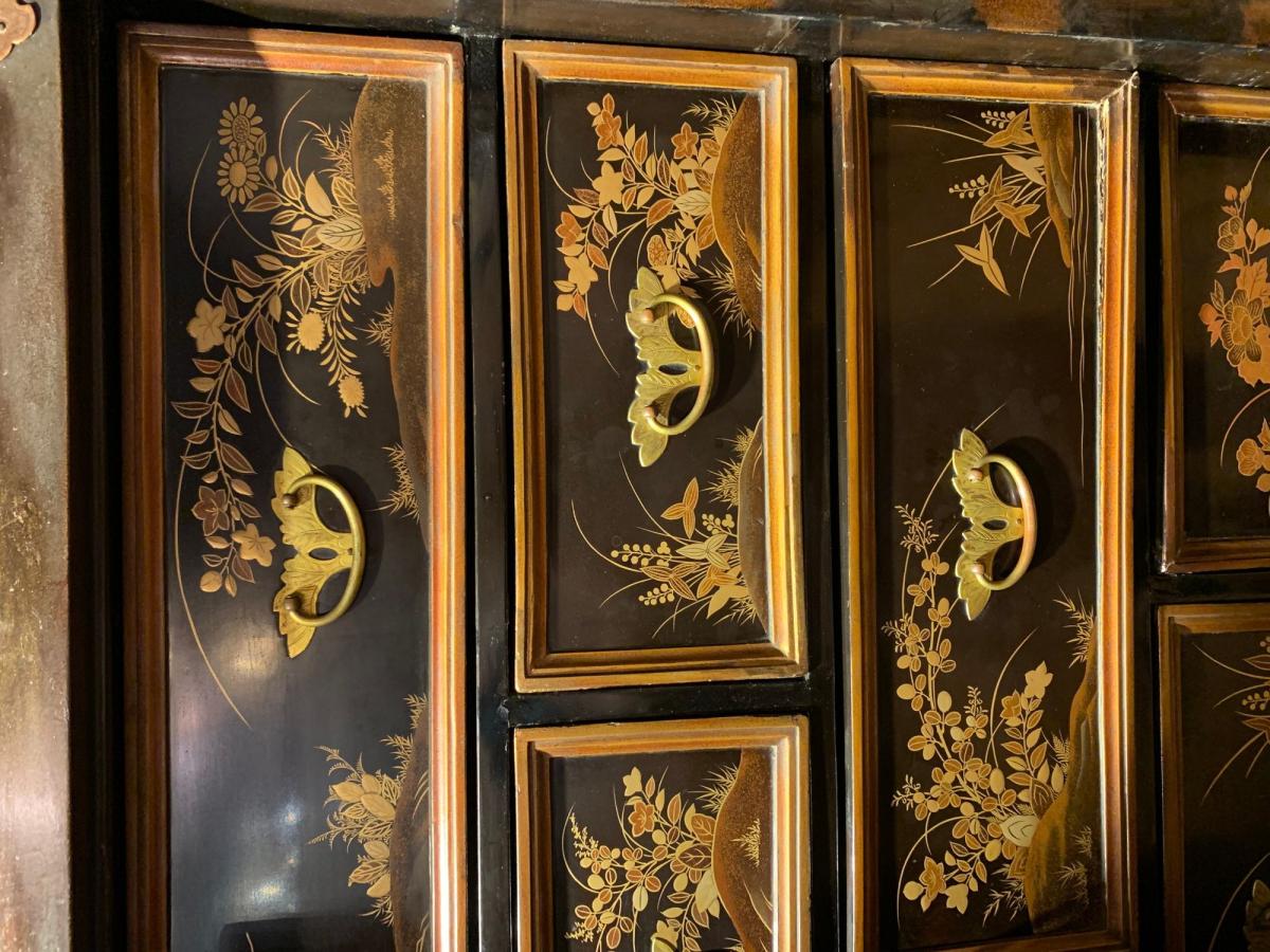 Late 17th Century Japanese Lacquer Cabinet