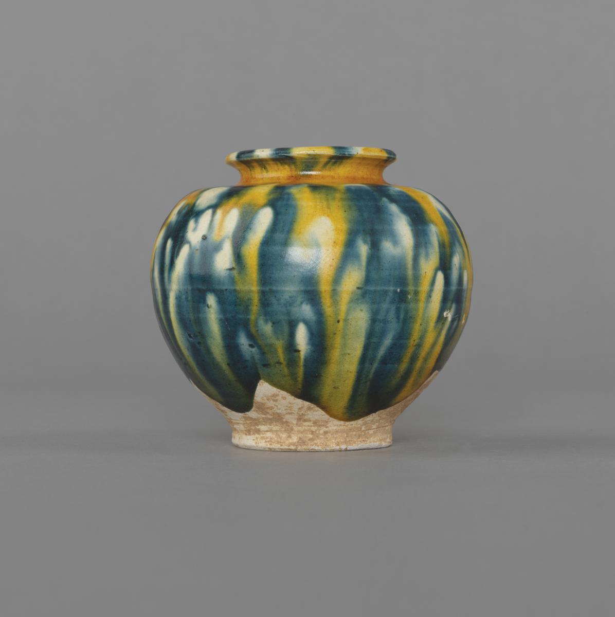 Chinese sancai, three-colour and blue glazed pottery jar, guan, Tang dynasty, 8th century.