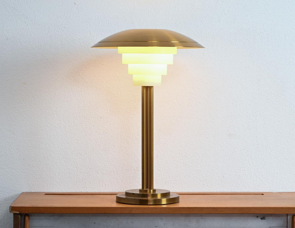 Model 162 table lamp by Jean Perzel