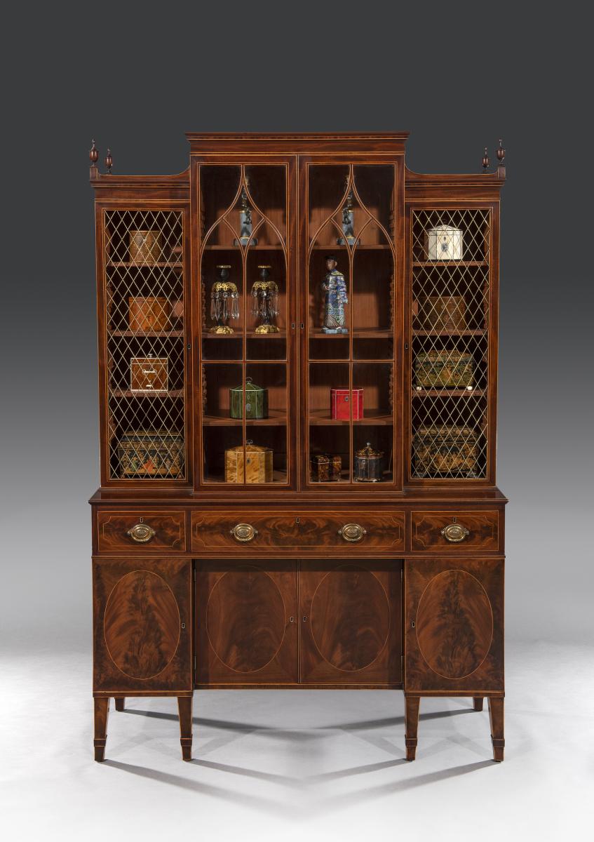 George III Breakfront Cabinet Bookcase - closed