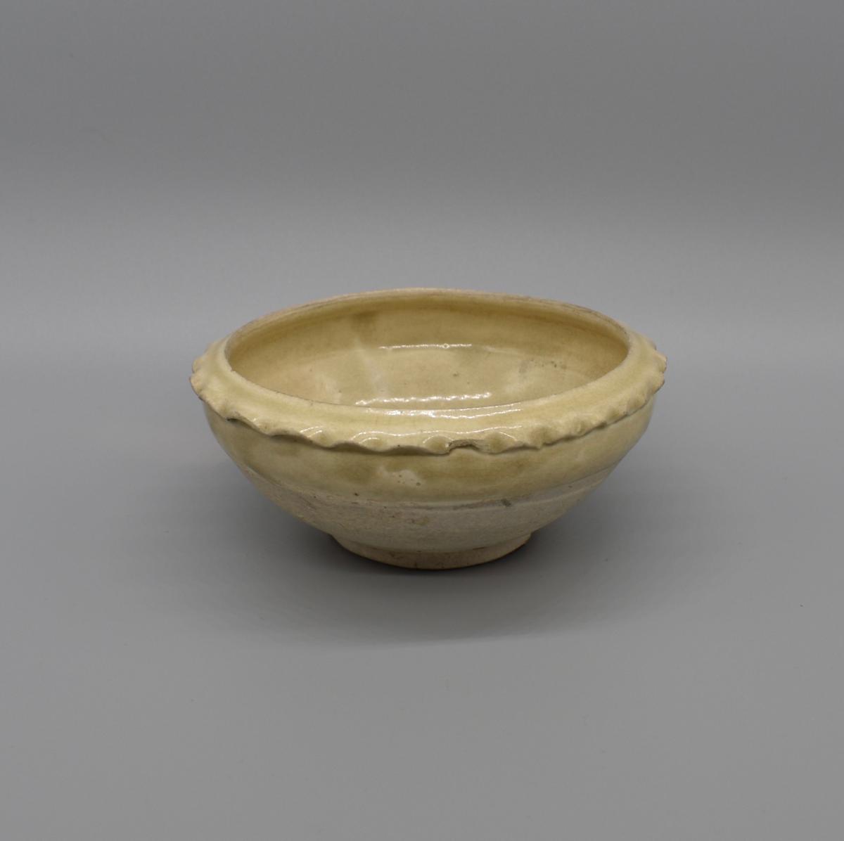 Pie Crust rim bowl, Song Dynasty