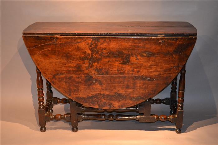 Queen Anne yew wood gateleg table