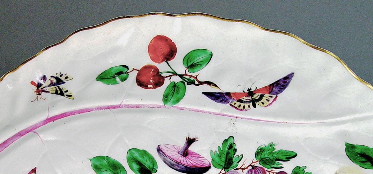 First Period Worcester London-decorated Porcelain Leaf-Shaped Dish