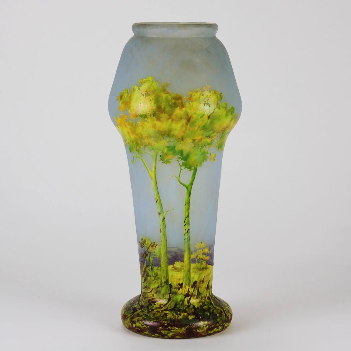 20th Century Cameo Glass Landscape Vase Entitled "Paysage d'Été" by Daum Frères - Circa 1900