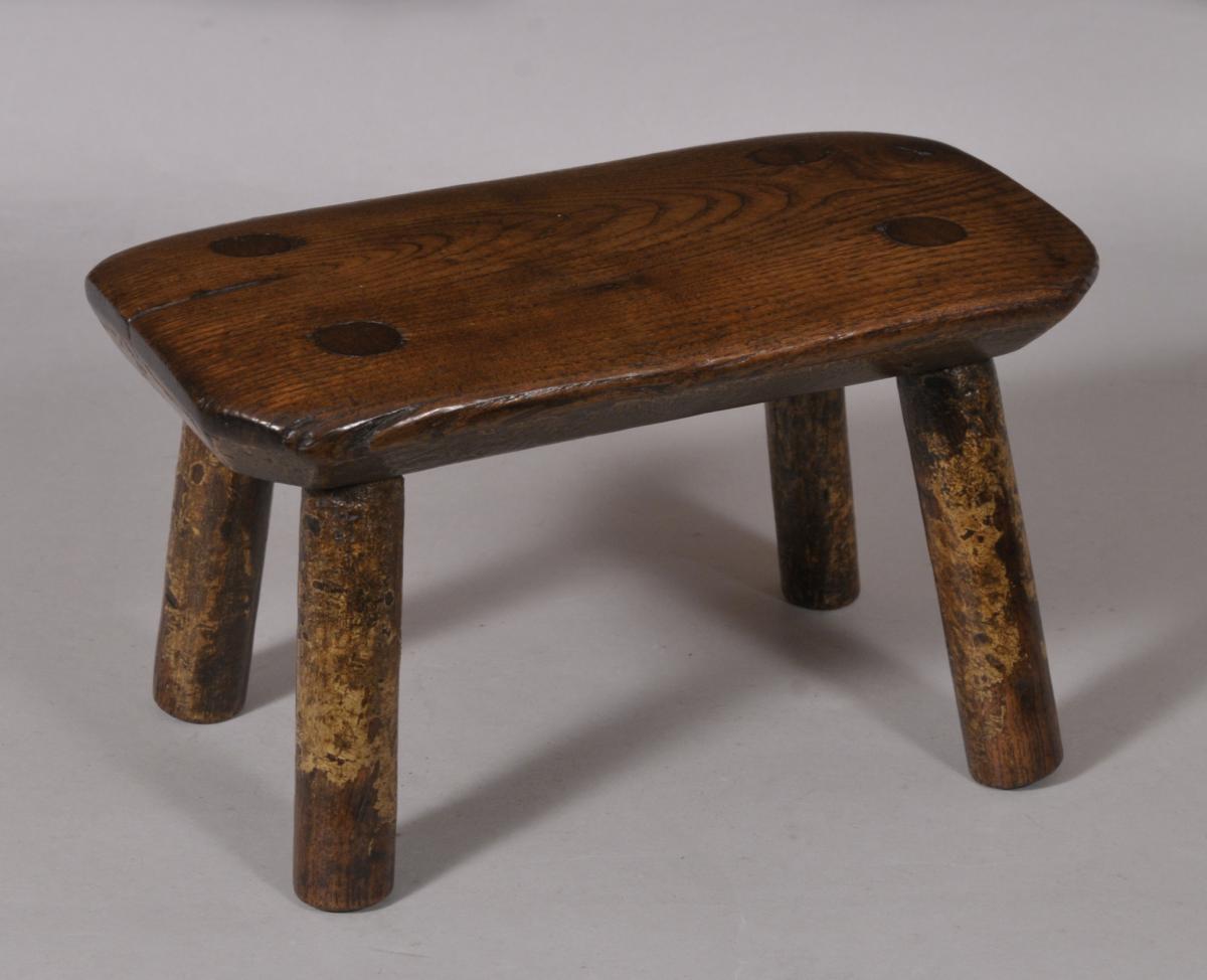 S/5385 Antique Treen Early 19th Century West Country Oak Child's Stool
