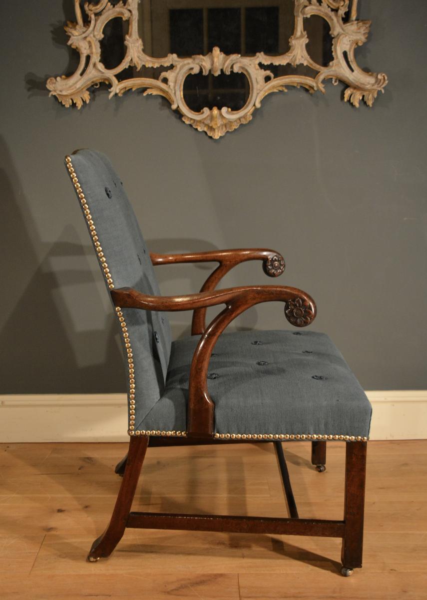 George III mahogany Gainsborough chair