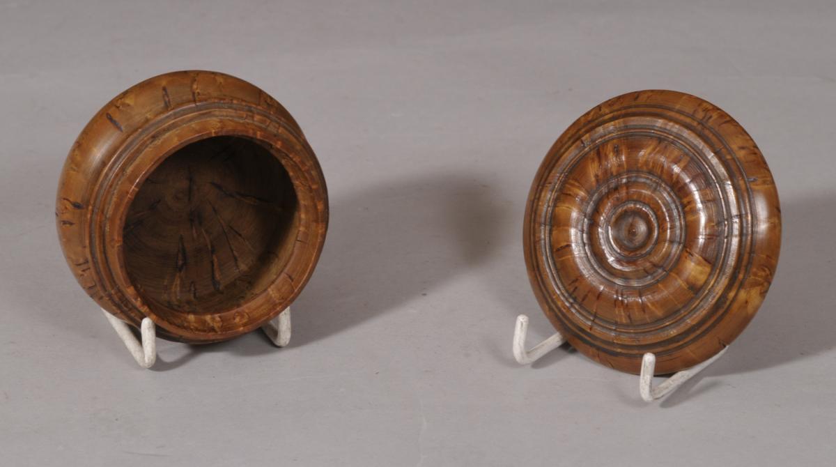 S/5405 Antique Treen 18th Century Rare Masur Birch Lidded Pot