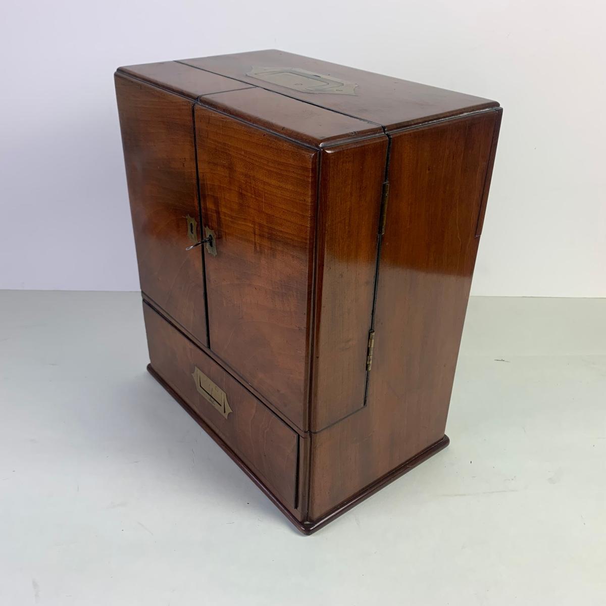 Antique medicine box -  Italia